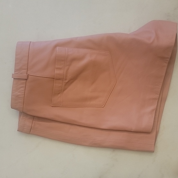 💕NWT Zeynap Arcay Pink Leather Shorts - Picture 8 of 11